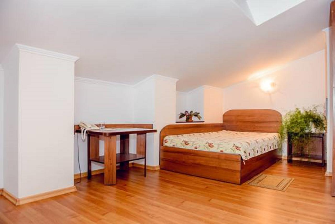 Hotel Vivat Provincia Takhtaulove 객실 사진