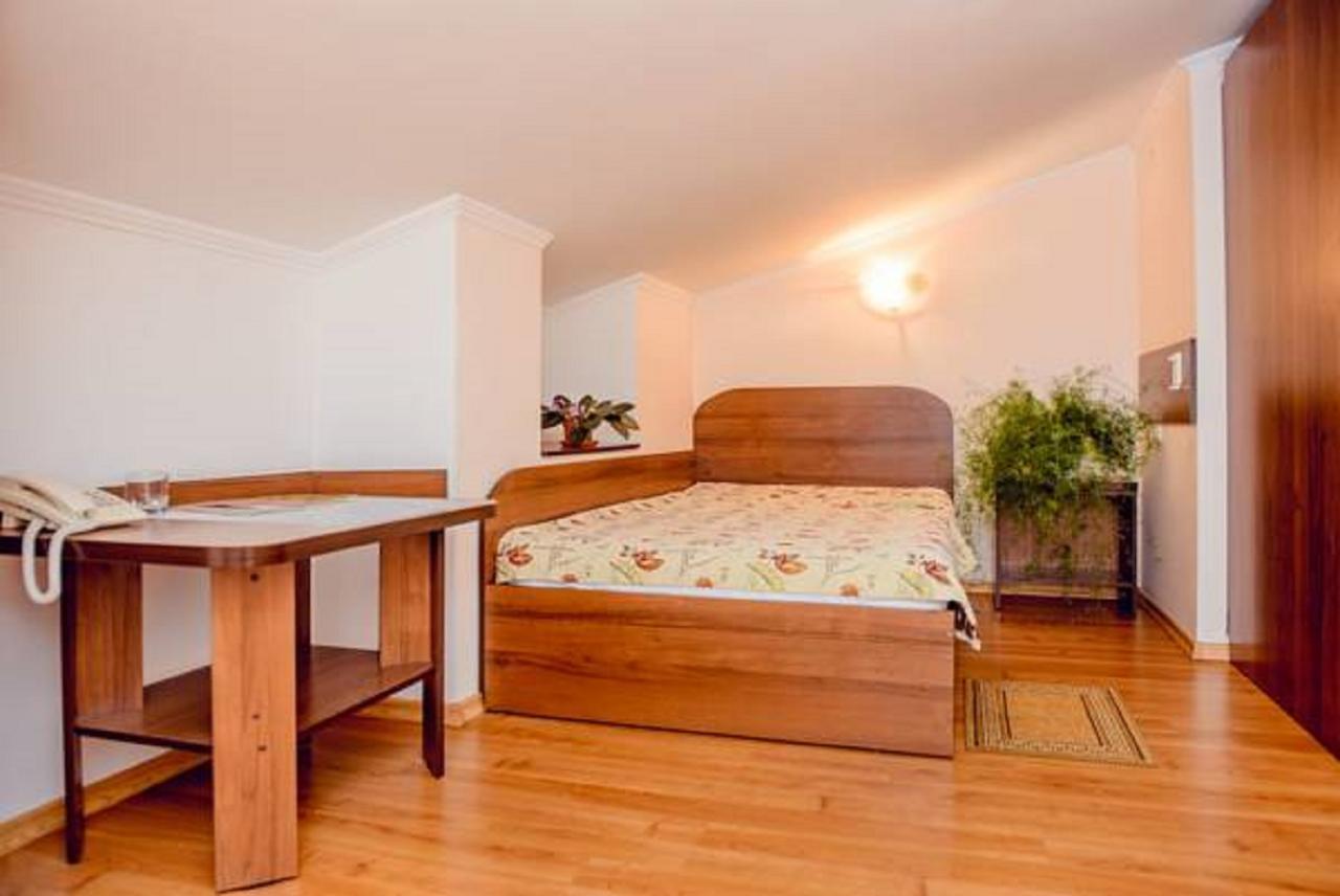 Hotel Vivat Provincia Takhtaulove 객실 사진